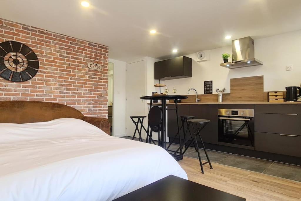 L'Atelier D'Emilie Apartment Bessines Exterior photo